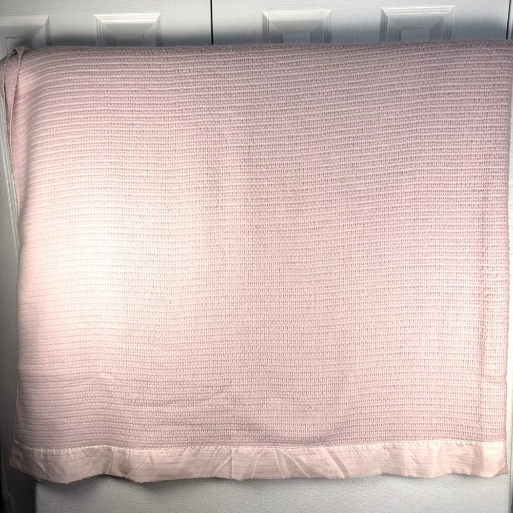 Vtg Baby Pink Thermal Waffle Knit Blanket Satin Trim Edge Full Queen 82x84 - Picture 2 of 8